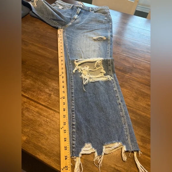 Zenana Women’s Distressed Thrashed High Rise Raw Hem Cut Off Ankle Jeans SZ 30 - Picture 10 of 10